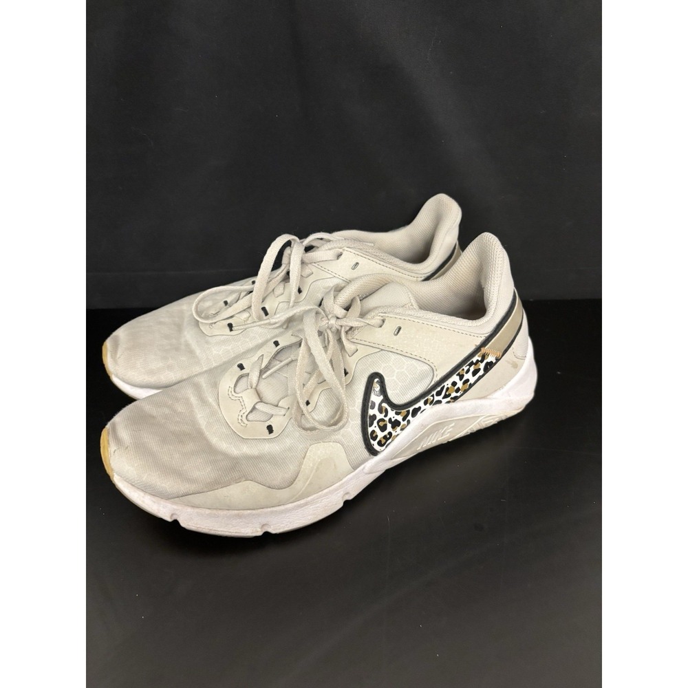 Womens White Nike Cheetah Print Athletic Running Shoes